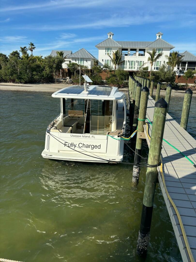 2020 Greenline 39 E-Drive - Image 3