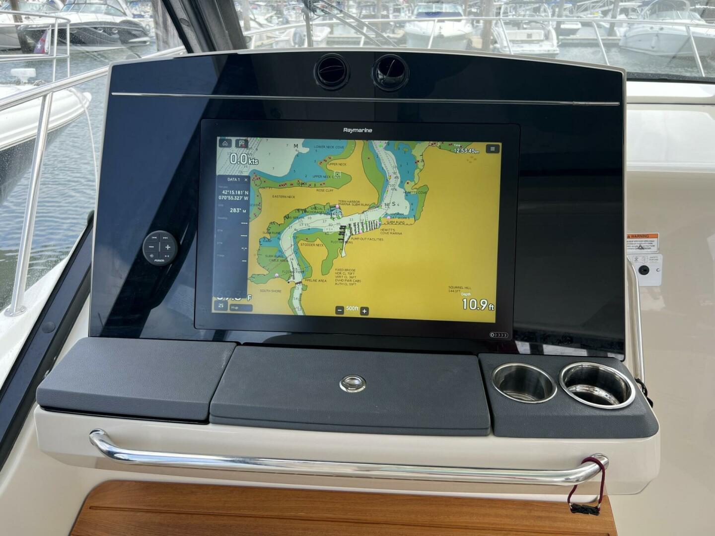 2021 Boston Whaler 405 Conquest - Image 28