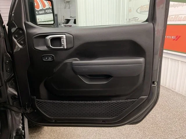 2025 Jeep Wrangler 4xe Rubicon 4x4 - Image 24