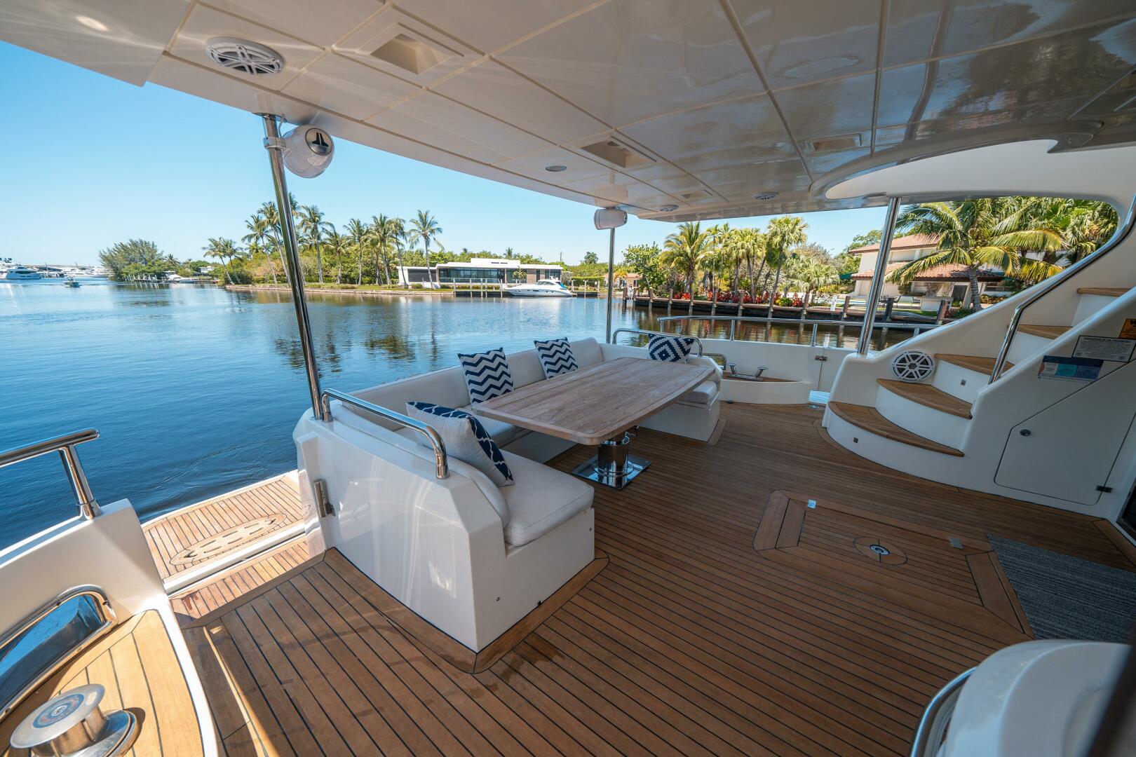 2010 Azimut 75 Fly - Image 8