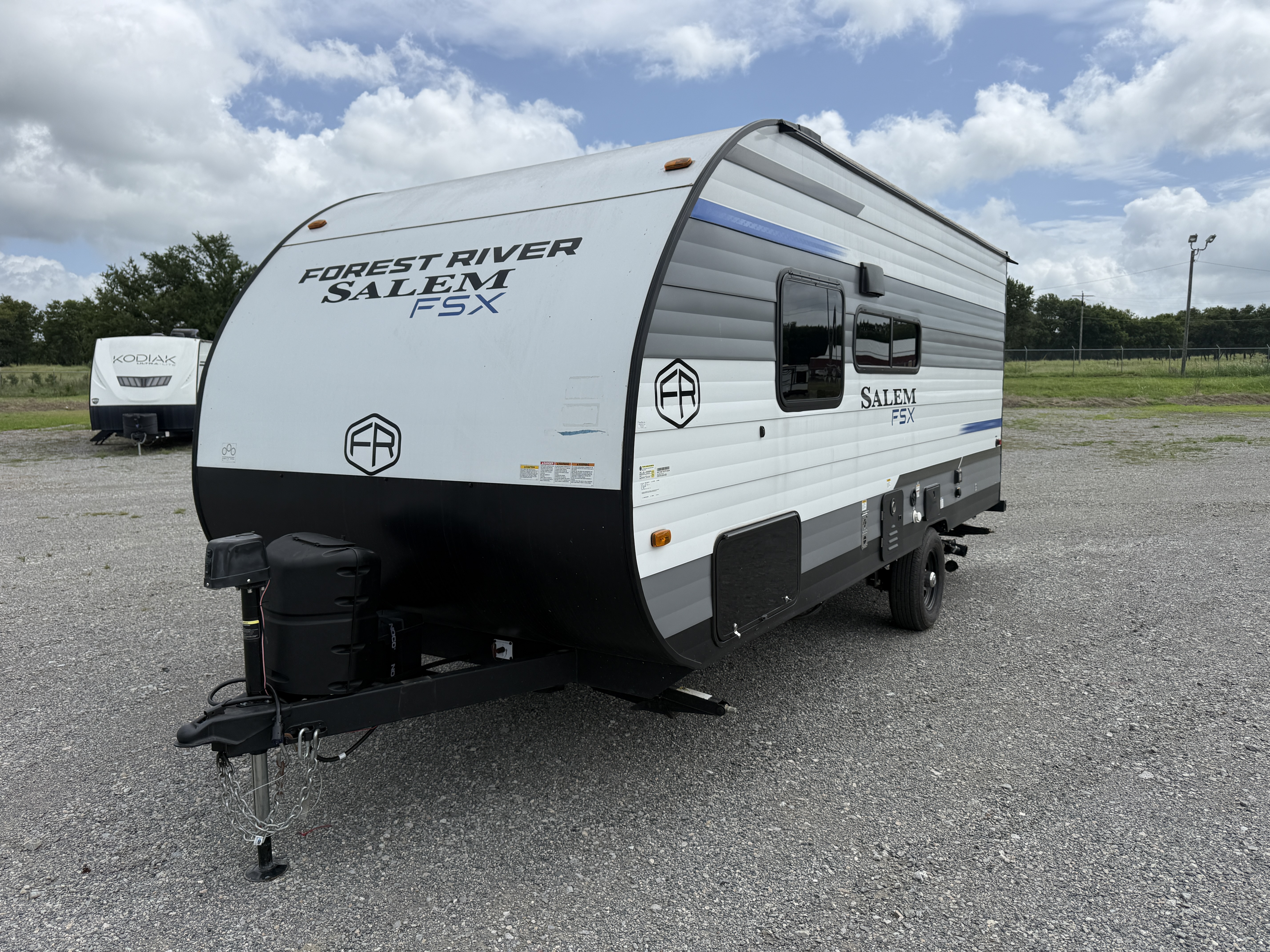 2025 Forest River Salem FSX 179DBK - Image 3
