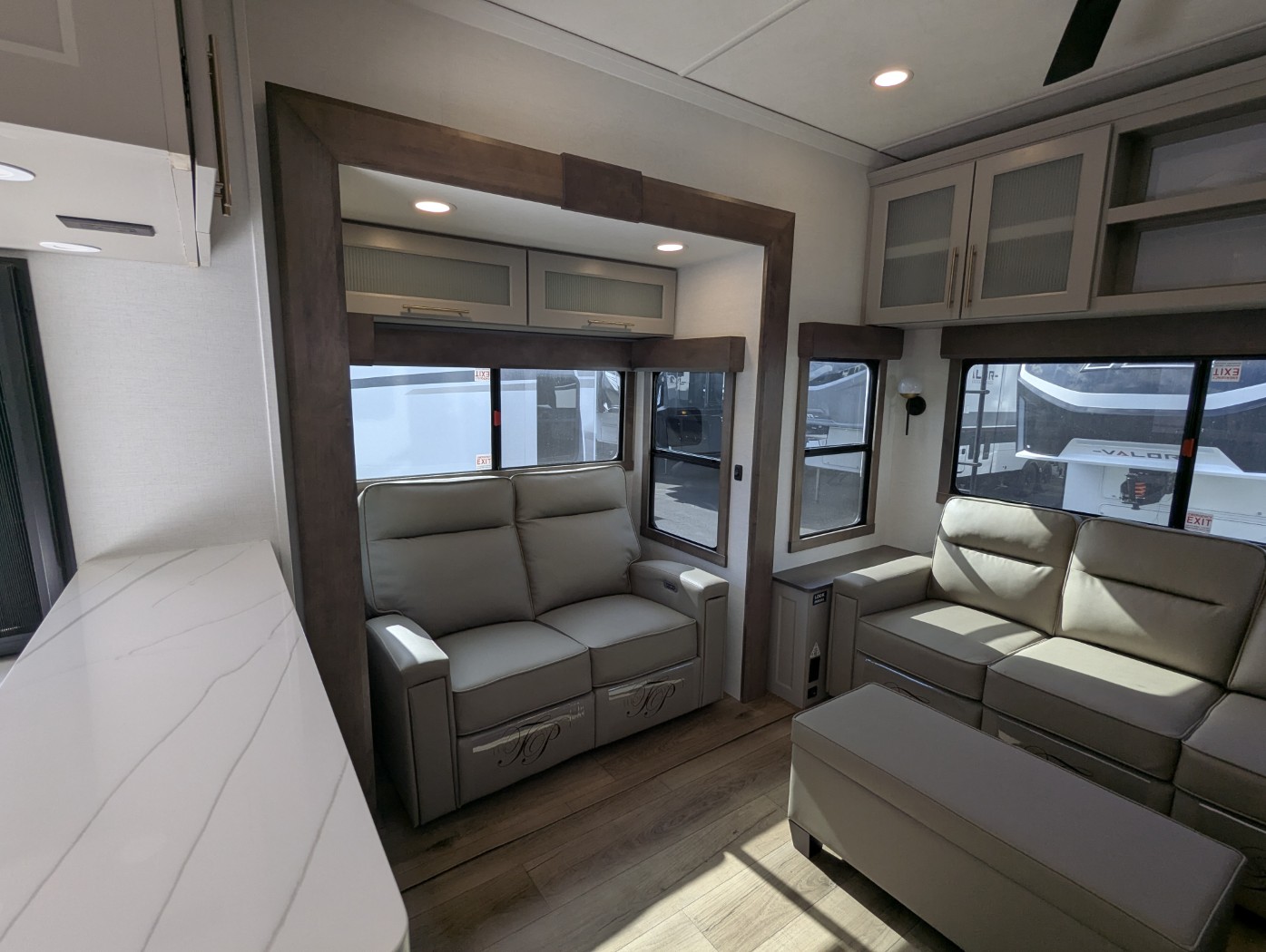 2026 Alliance RV Paradigm 388SP - Image 28