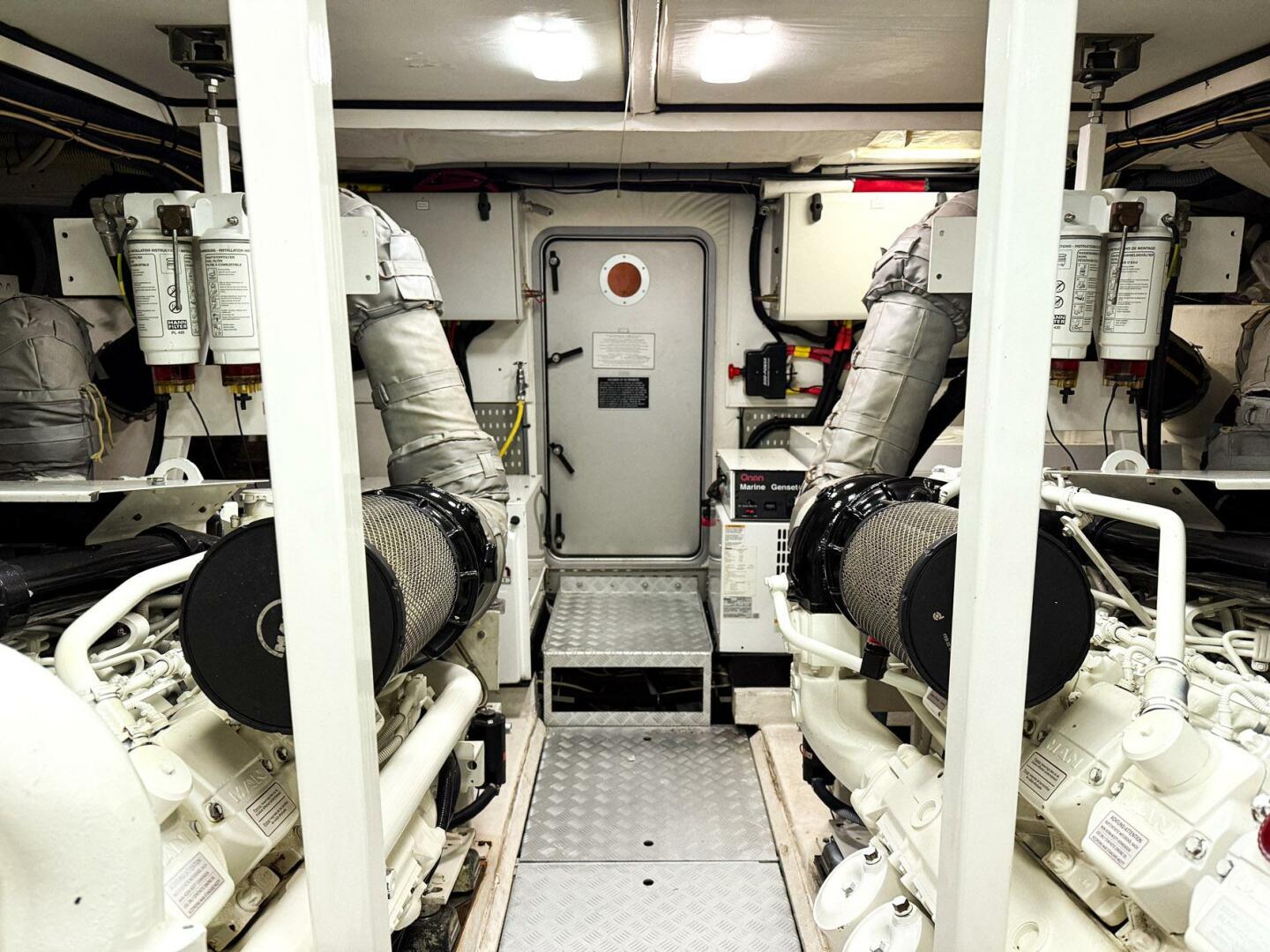 2007 Princess 23M - Image 35