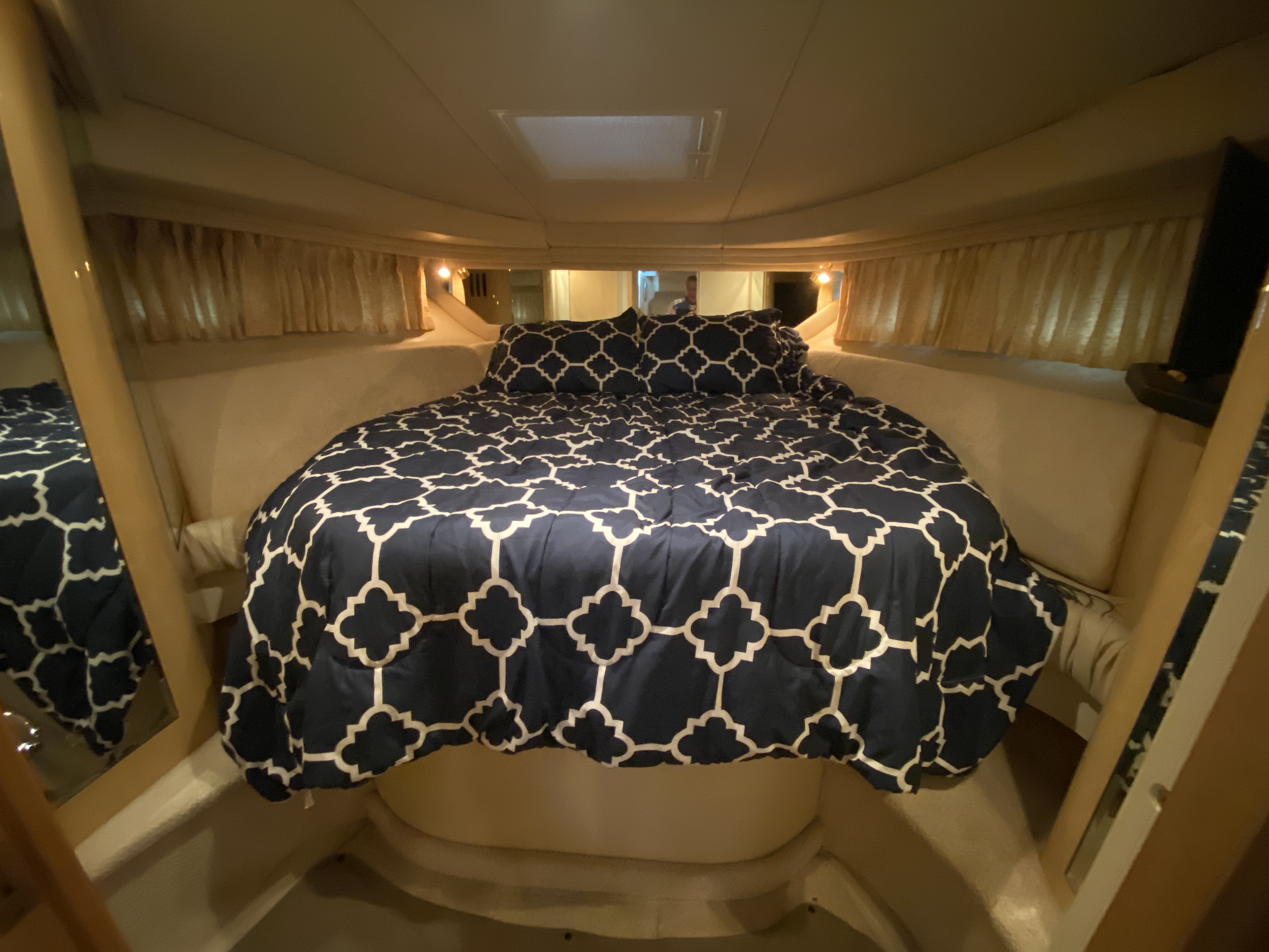 1999 Sea Ray 380 Sundancer - Image 20