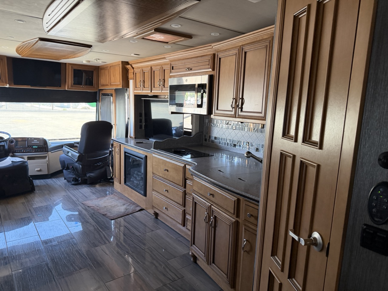 2015 Newmar Ventana 3636 - Image 28
