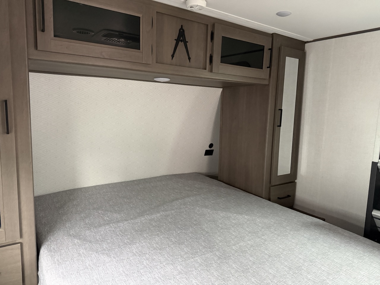 2026 Grand Design Transcend 245RLT - Image 8