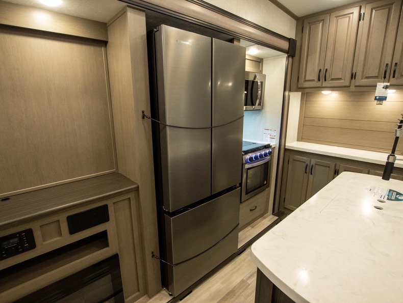 2022 Coachmen Chaparral 367BH - Image 11