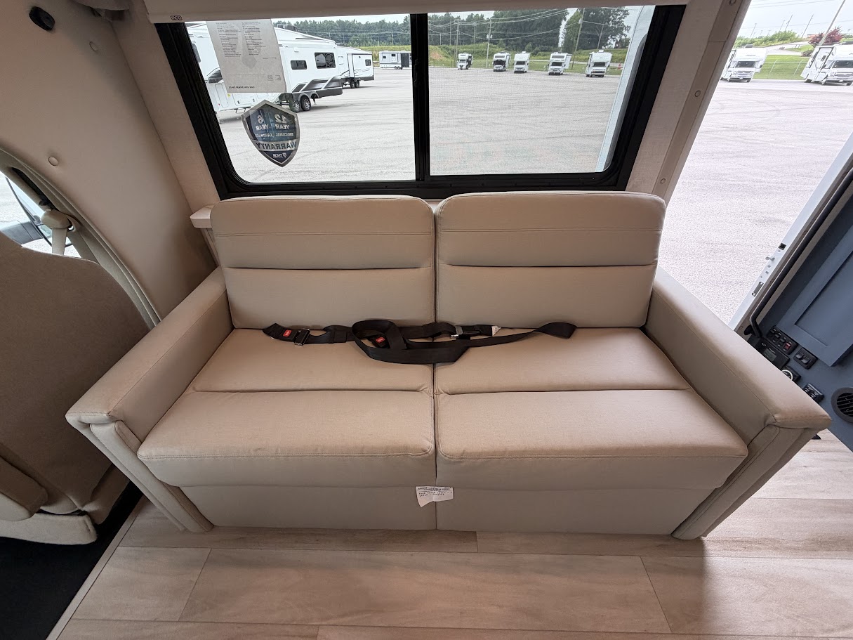 2027 THOR MOTOR COACH MAGNITUDE GA31 - Image 20