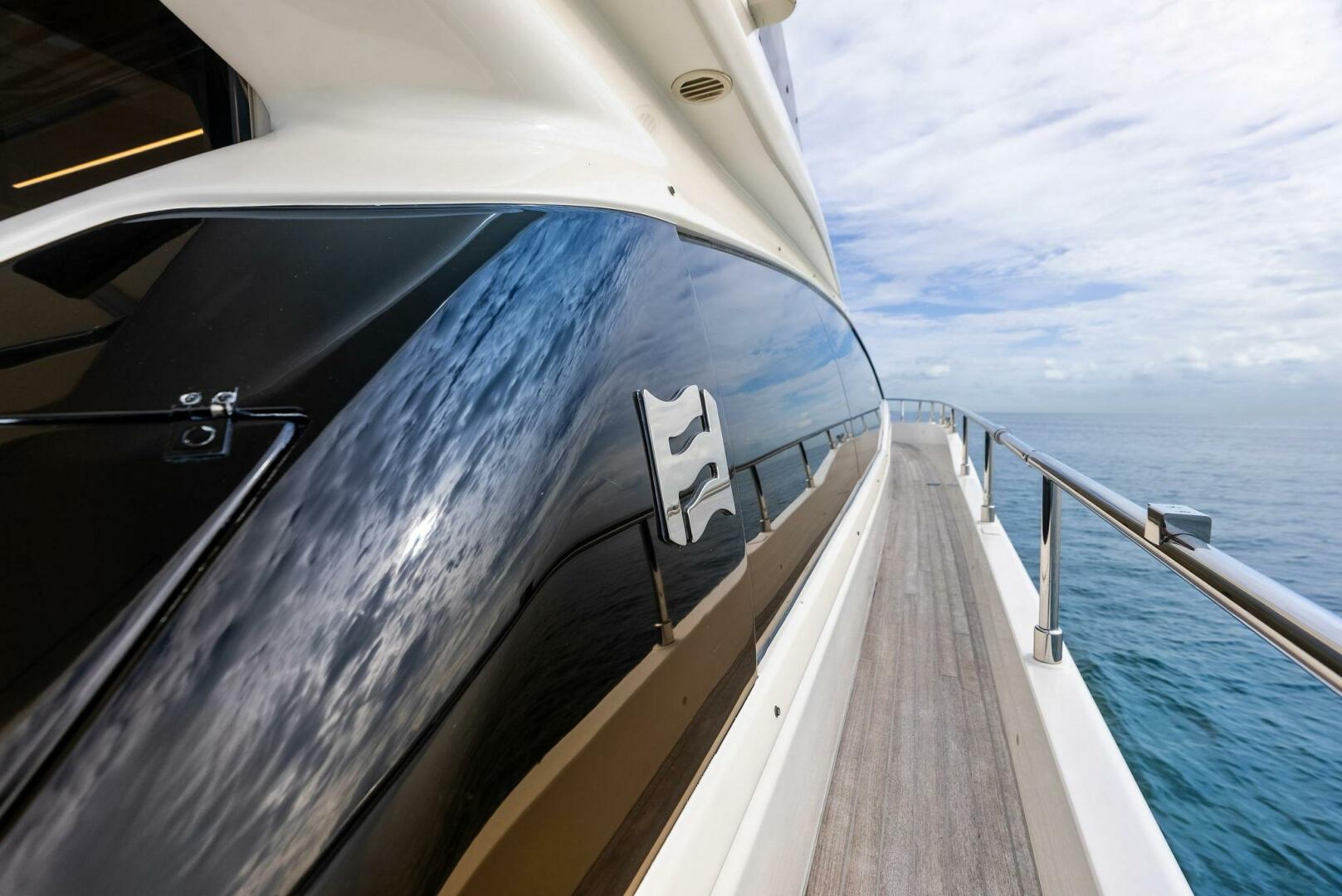 2018 Ferretti Yachts 800 - Image 14