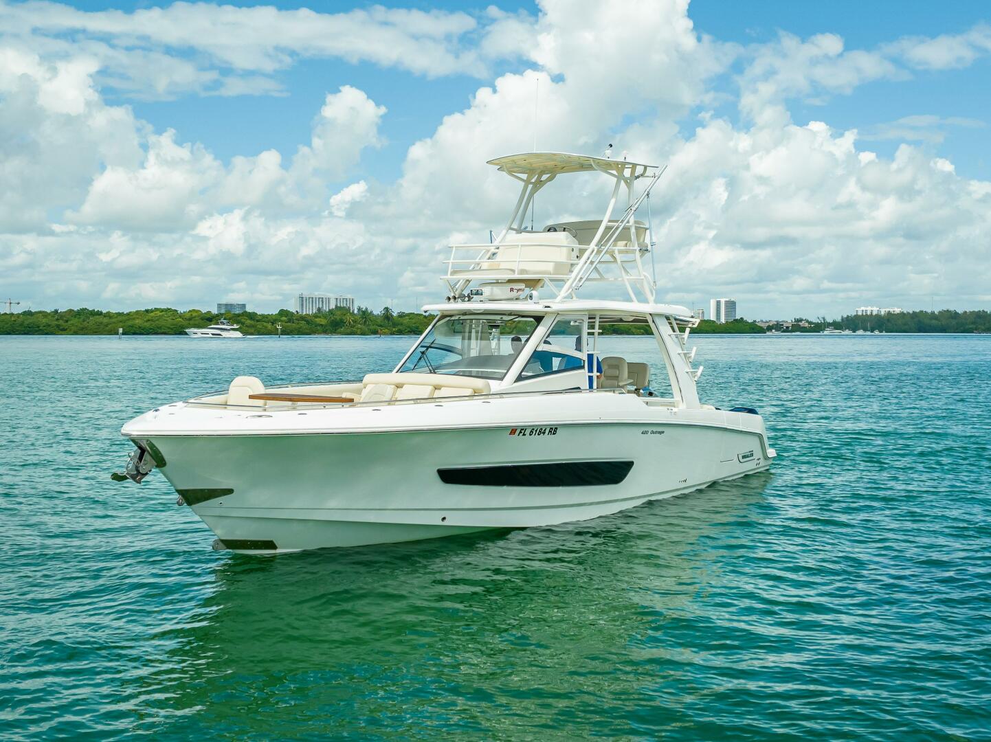 2016 Boston Whaler - Image 16