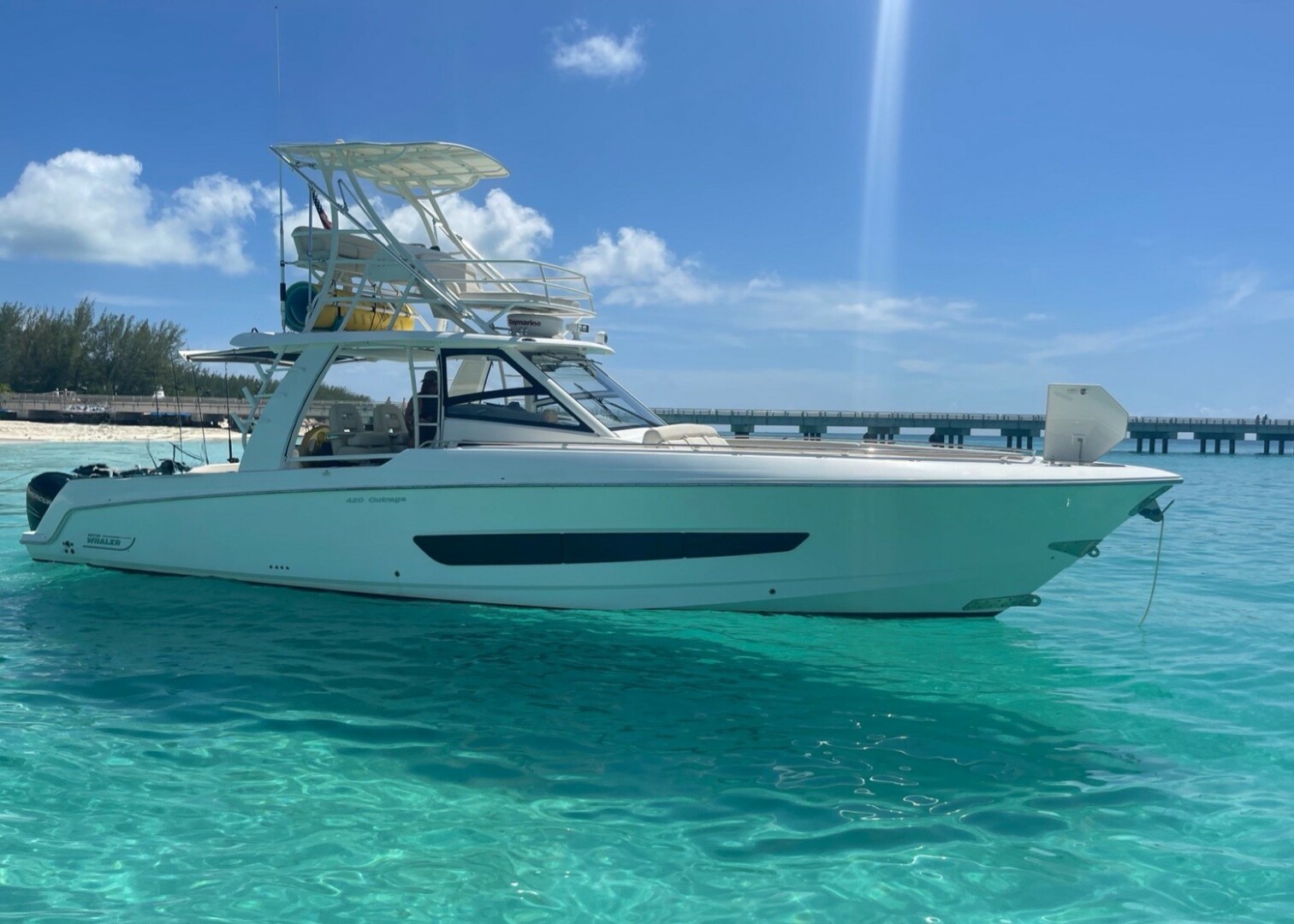2016 Boston Whaler - Image 1
