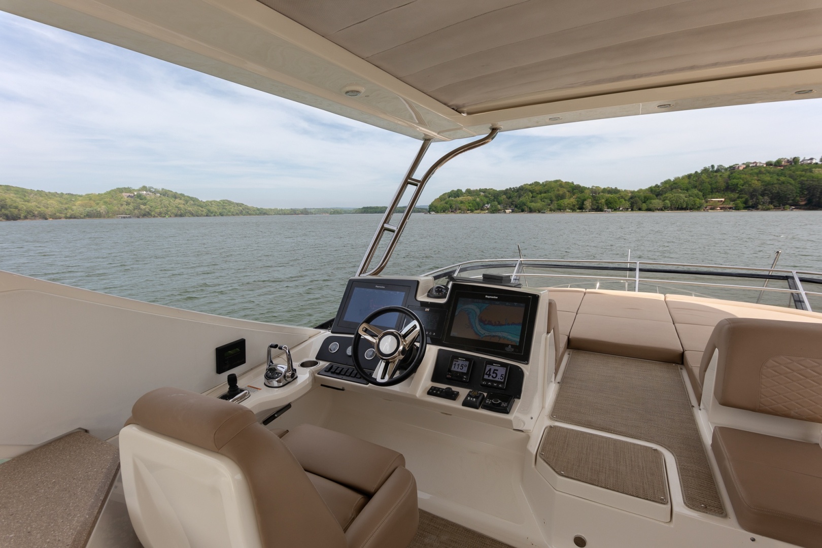 2018 Sea Ray L650 FLY - Image 40