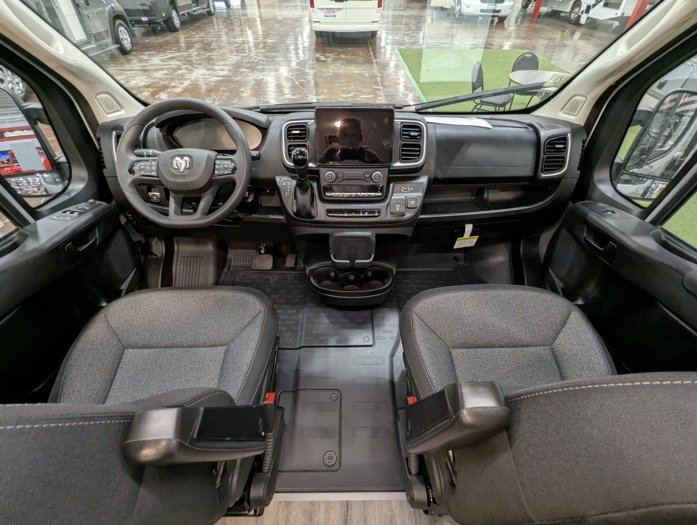 2026 Thor Motor Coach Tellaro 20LS - Image 9