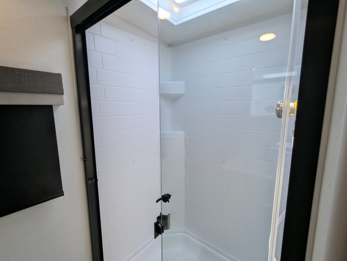 2026 Forest River Rockwood Mini Lite 2214S - Image 24