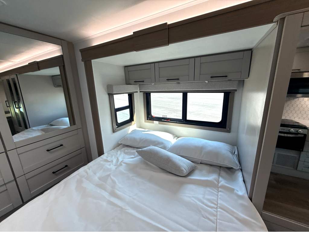 2027 ENTEGRA COACH ODYSSEY 24B - Image 27