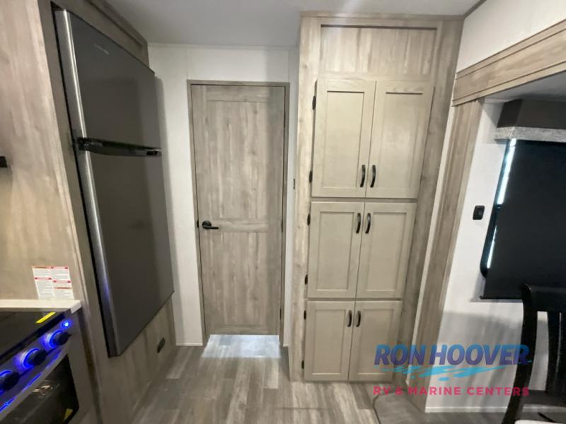 2024 COACHMEN 368TBH - Image 19