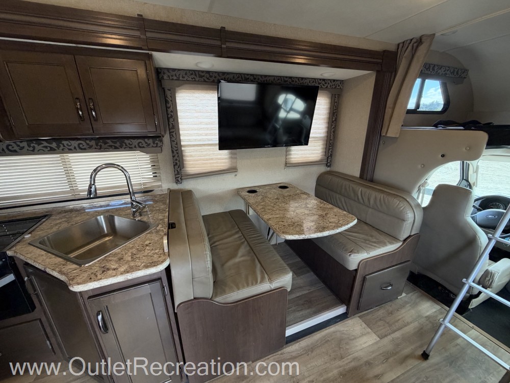 2019 THOR FOUR WINDS 28Z - Image 16