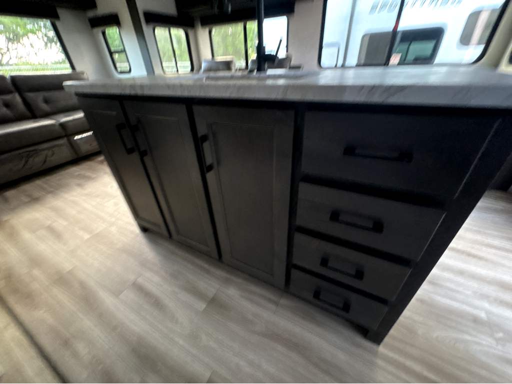 2026 VENTURE RV SPORTTREK 312VIK - Image 23