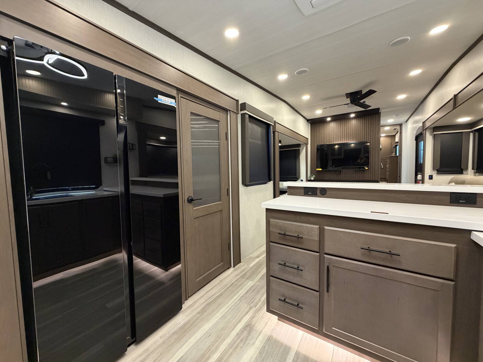 2026 Keystone Cougar Midnight Edition 350LLK - Image 17