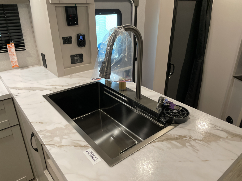 2026 Jayco Seismic 413 - Image 10