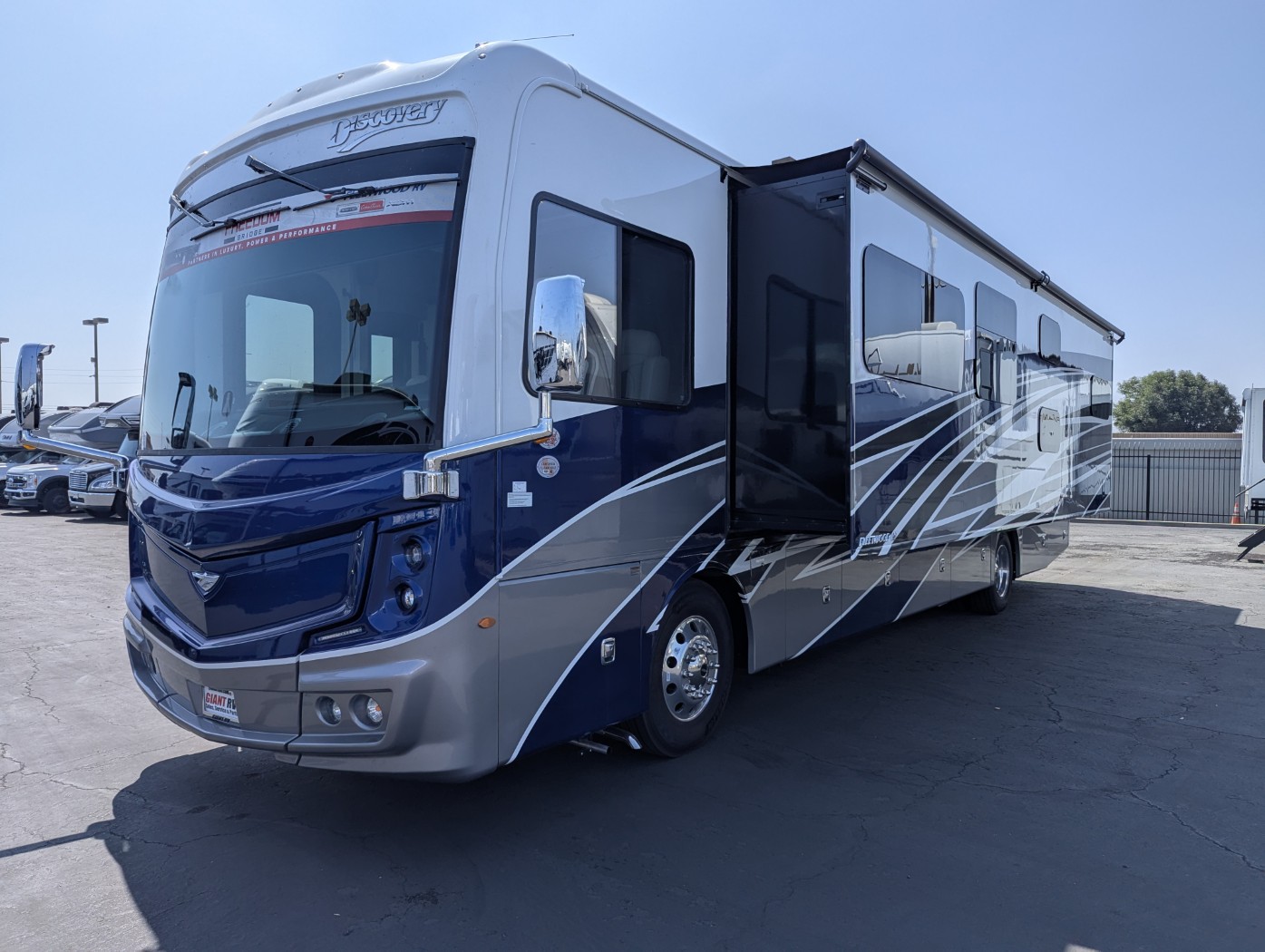 2026 Fleetwood Discovery 38N - Image 3
