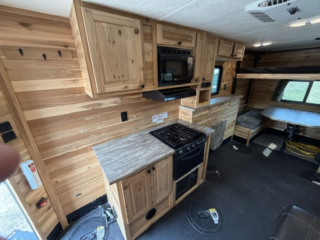 2019 GLACIER A164 - Image 12