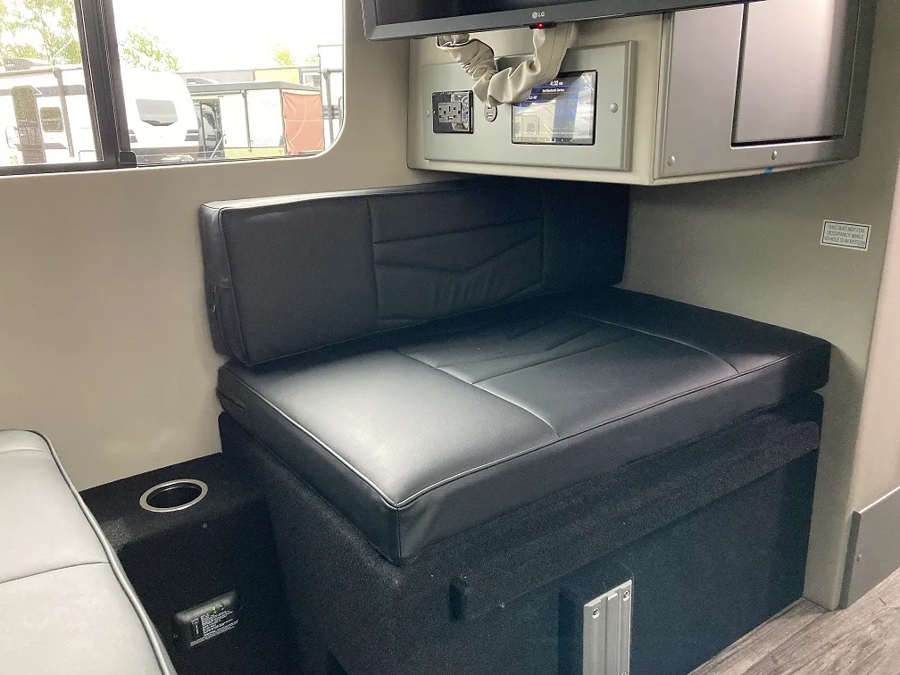 2024 Holiday Rambler Xpedition SL4E - Image 27