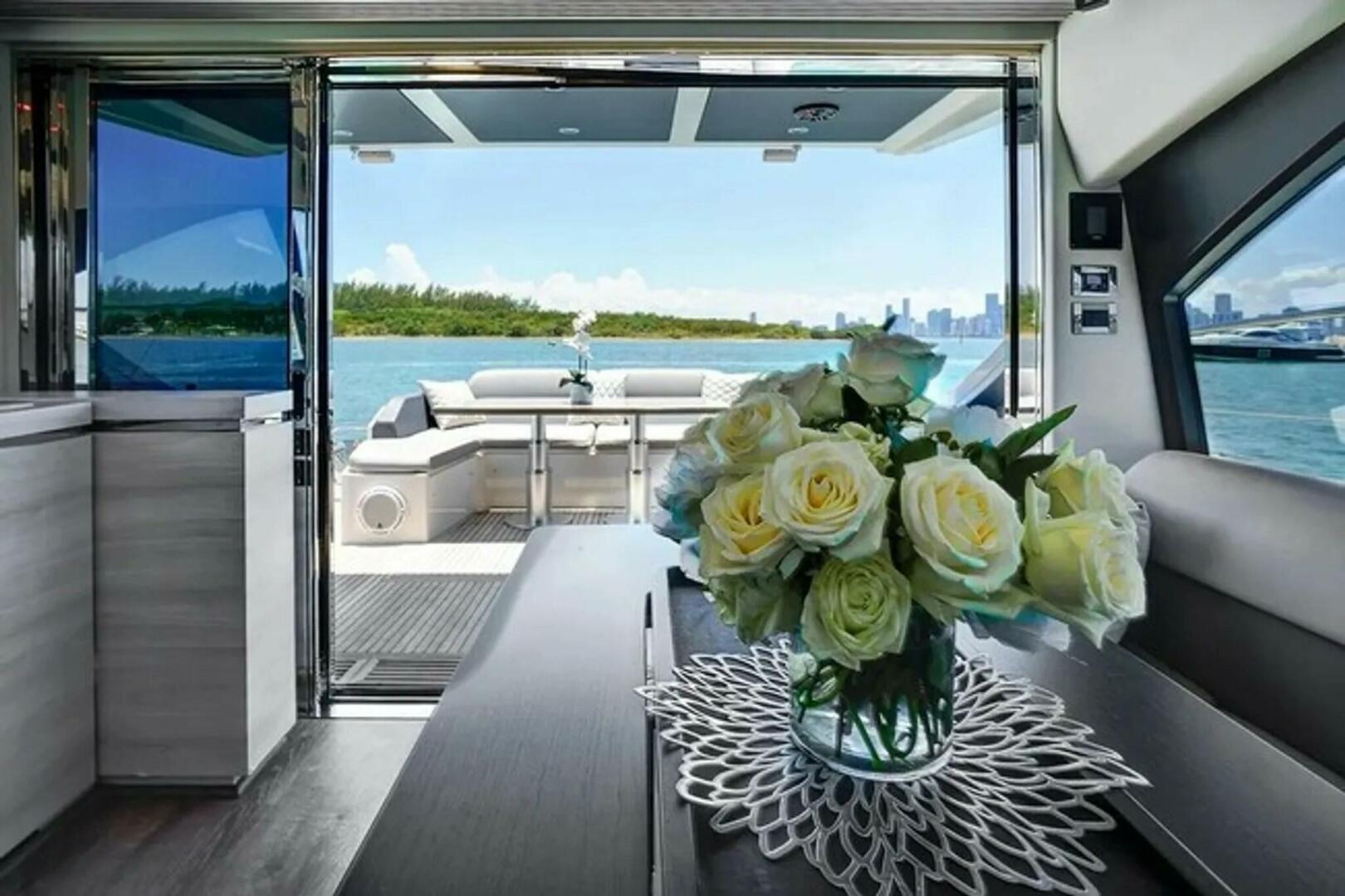 2015 Azimut 55S - Image 11