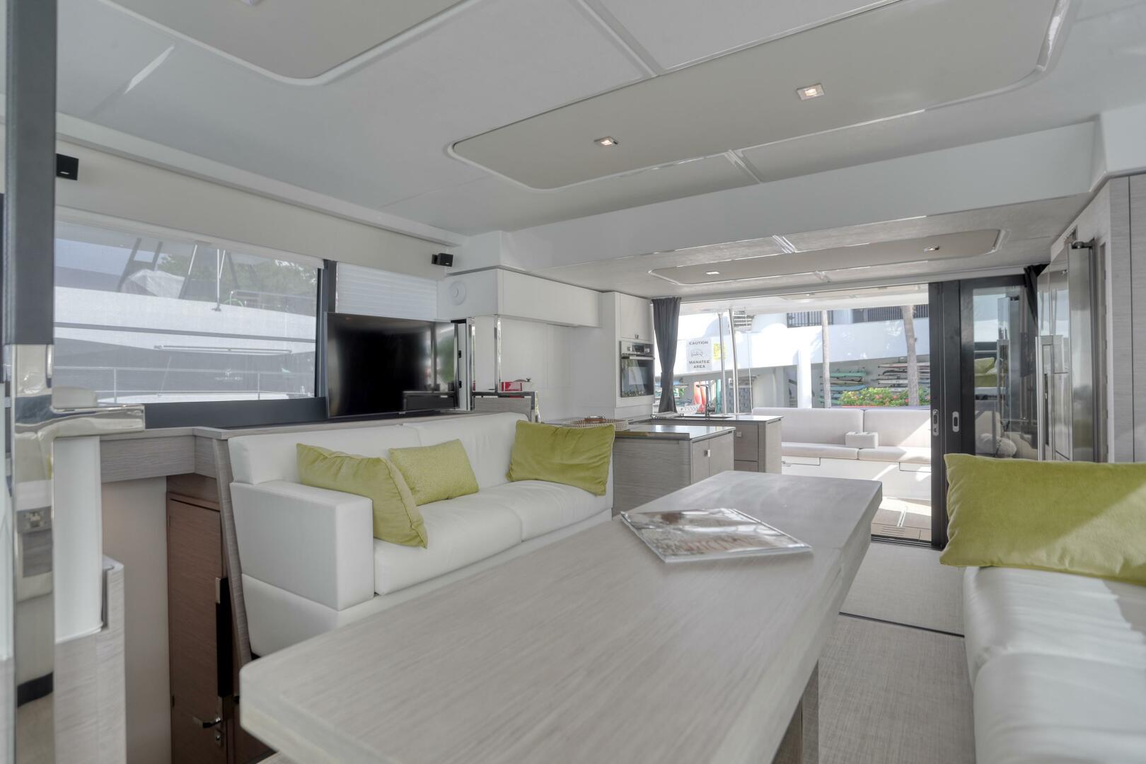2022 Fountaine Pajot MY6 - Image 93
