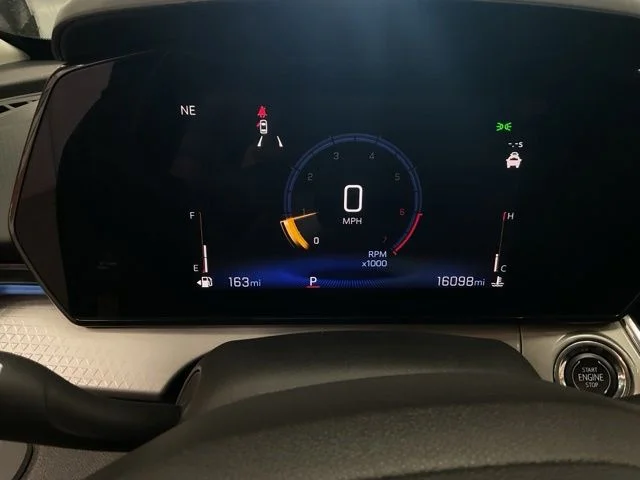 2025 Chevrolet Trax FWD 4dr LT - Image 15