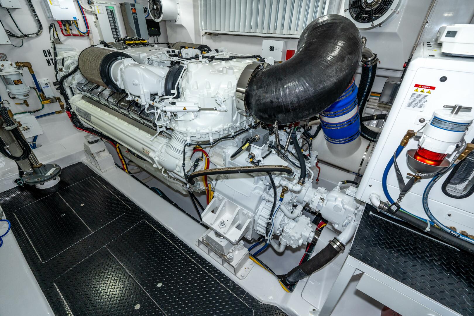 2025 Viking 90 Convertible - Image 77