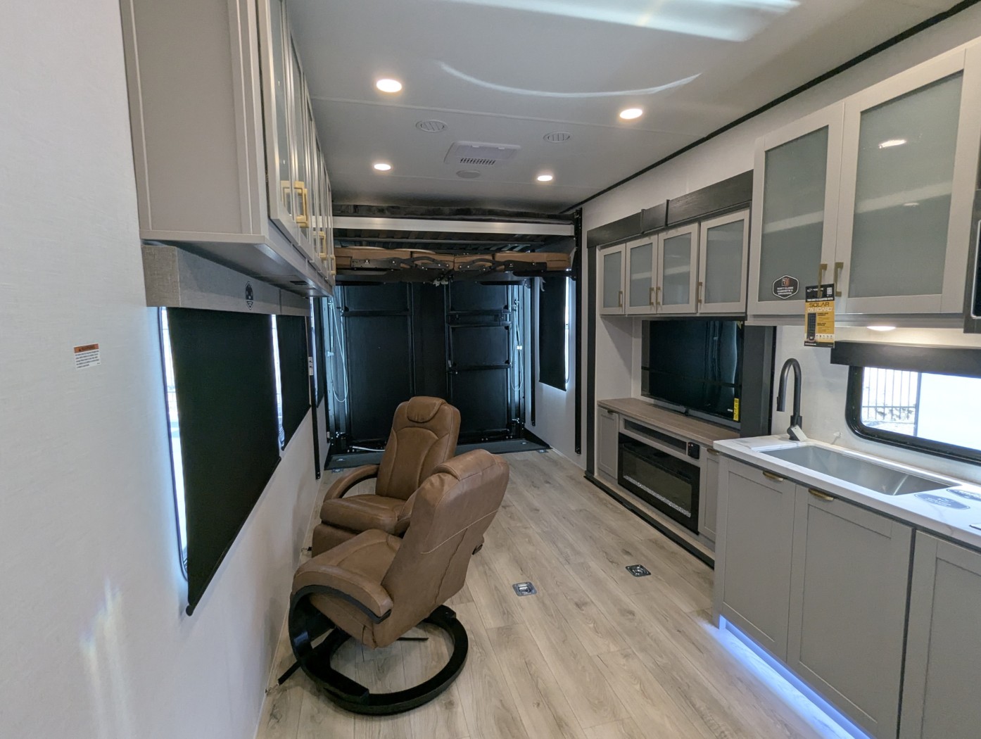 2027 Forest River Stealth 3300 - Image 33