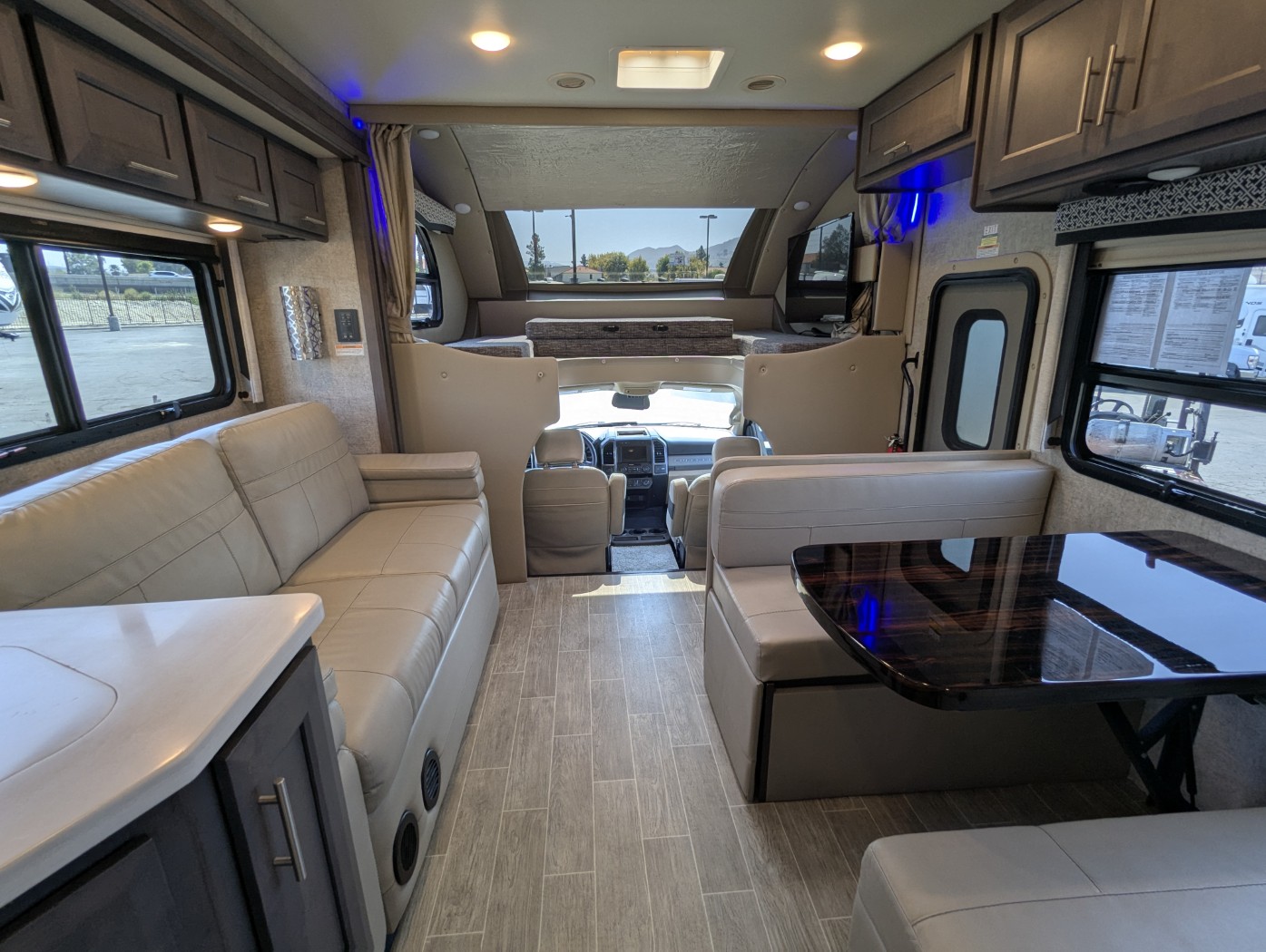 2021 Thor Motor Coach Omni SV34 - 4X4 - Image 29
