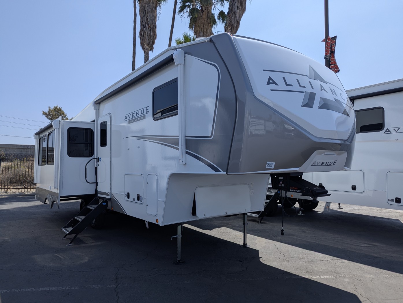 New 2026 Alliance RV Avenue All-Access Series 29RL – Giant RV