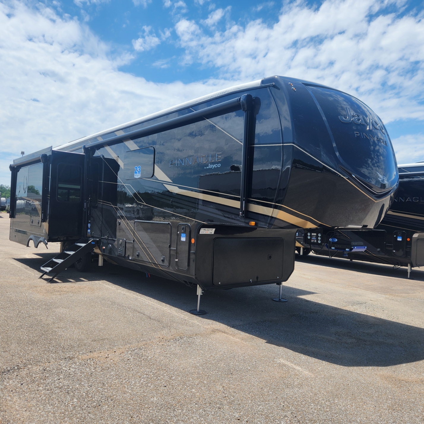 2026 JAYCO PINNACLE 36FBTS - Image 1