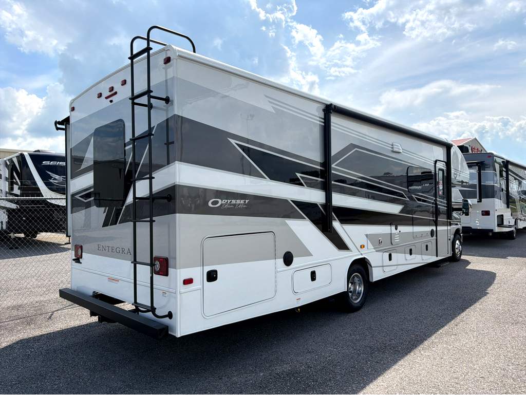 2027 ENTEGRA COACH ODYSSEY 29V - Image 4