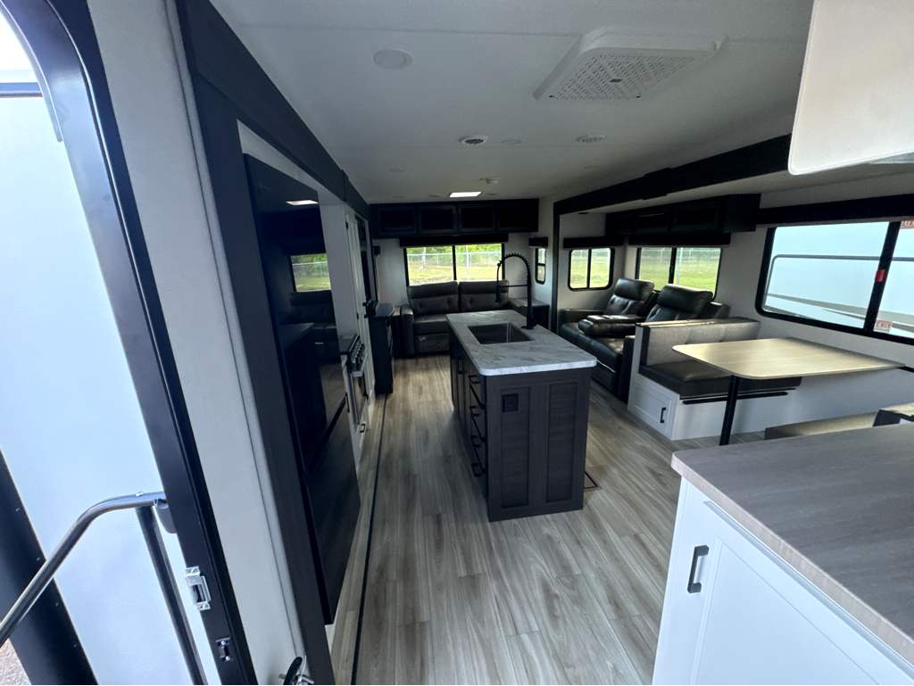 2026 VENTURE RV SPORTTREK 312VIK - Image 22