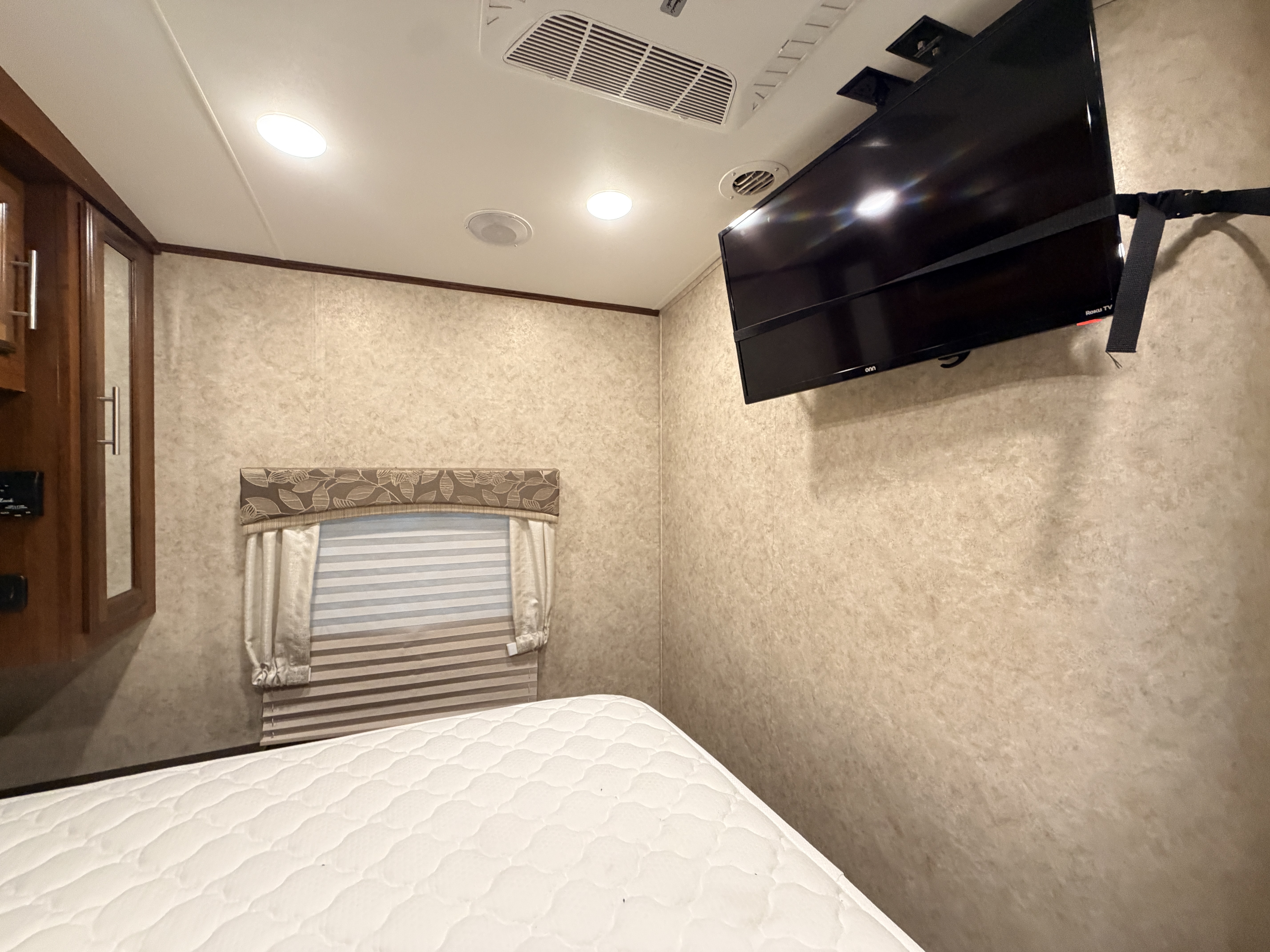 2017 Jayco Eagle HT 324BHTS - Image 23