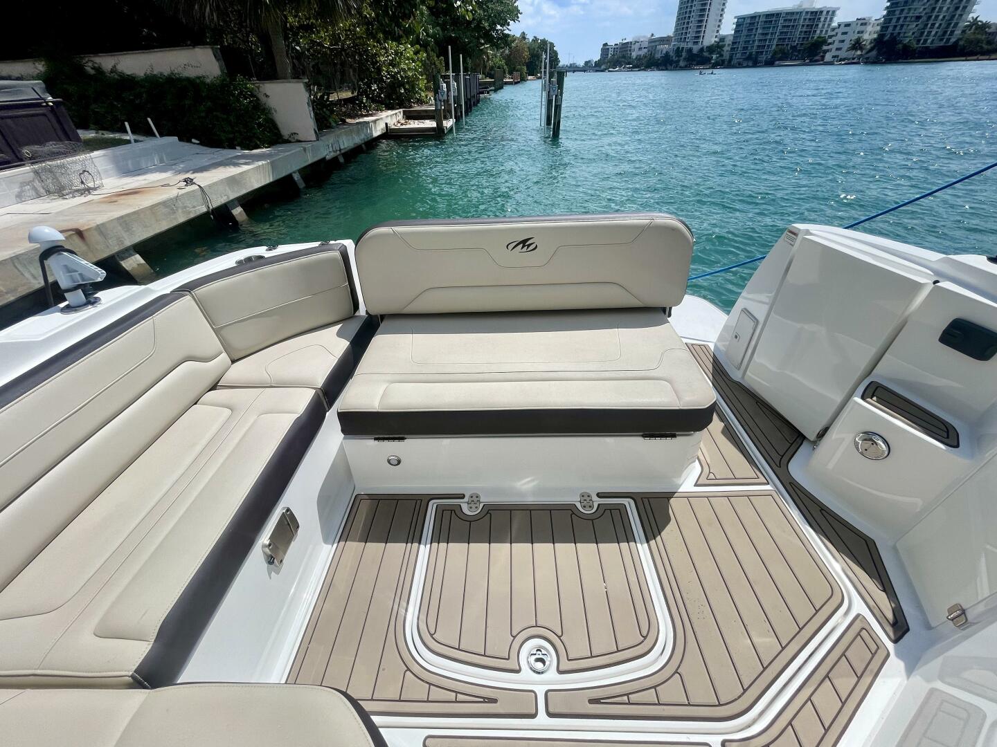 2016 Monterey 335 Sport Yacht - Image 18
