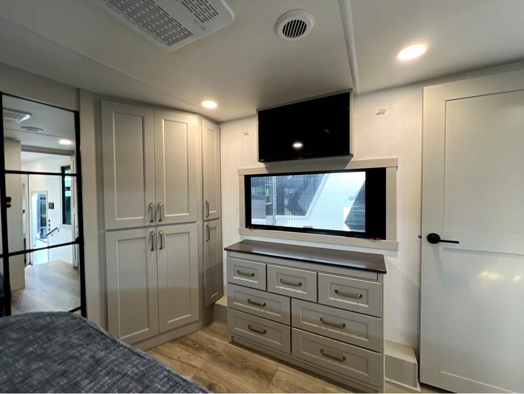 2025 BRINKLEY RV MODEL G 3950 - Image 22
