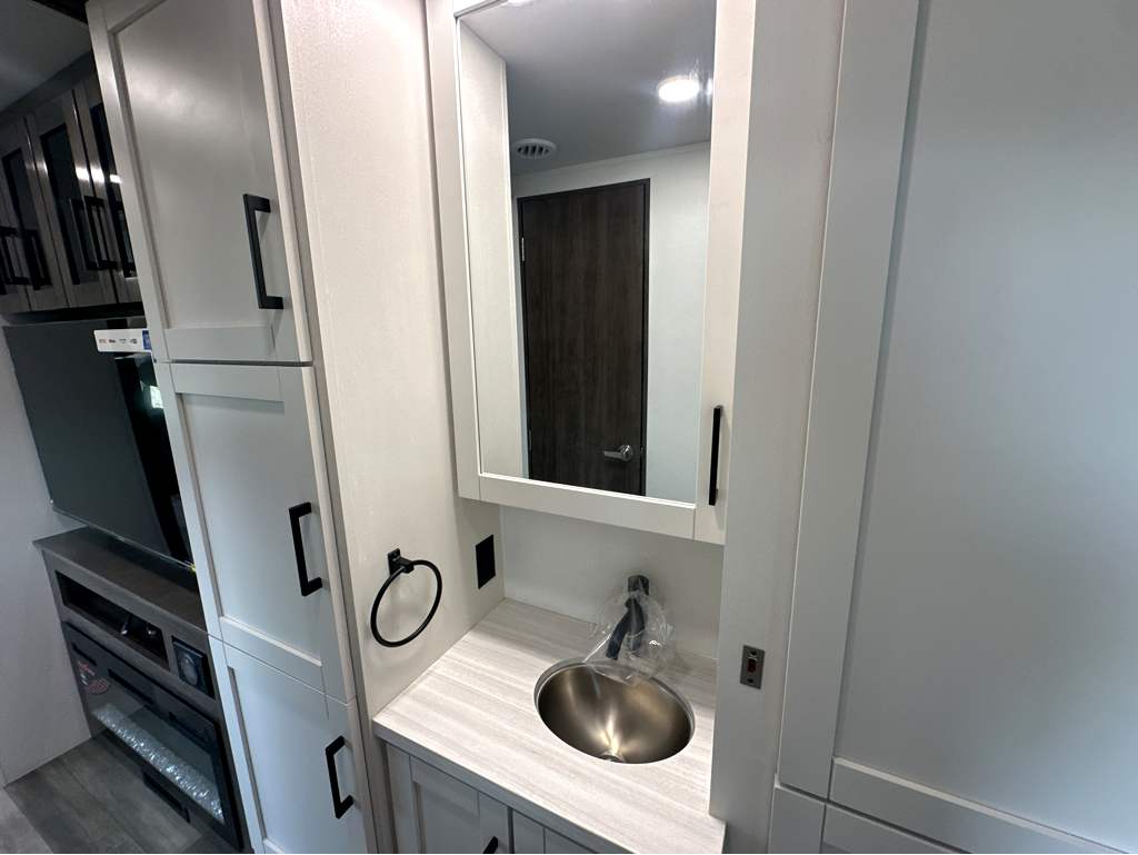 2026 JAYCO GREYHAWK 30Z - Image 25