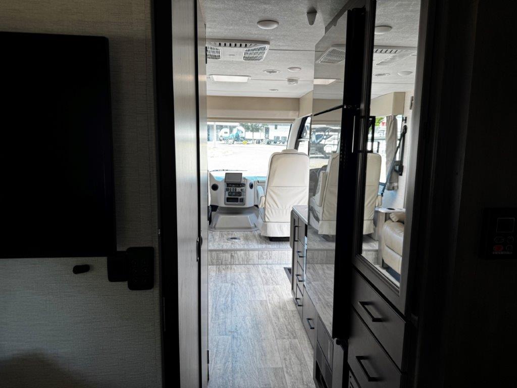 2025 Thor Motor Coach Freedom Traveler A24 - Image 21