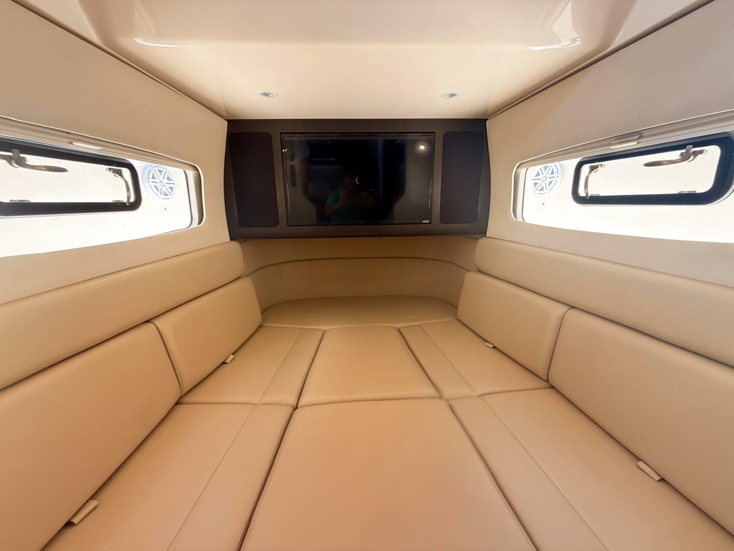 2020 Scout 380 LXF - Image 86