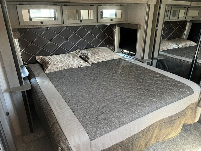 2020 Keystone Outback 330RL - Image 18