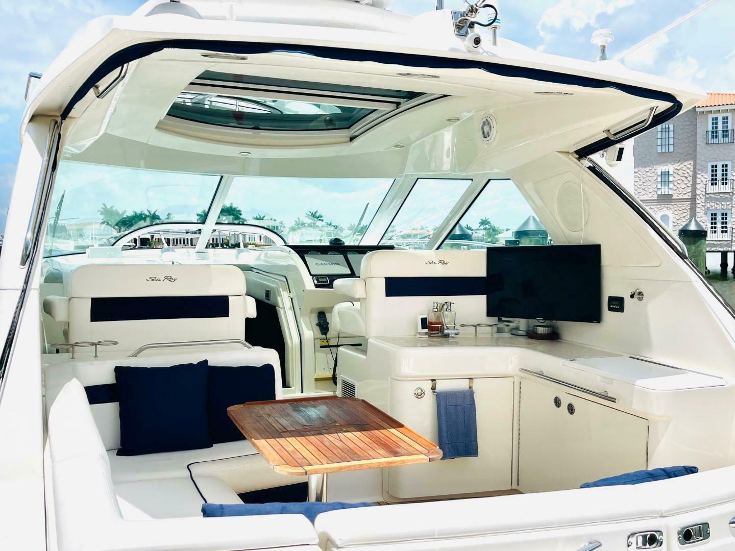 2010 Sea Ray 450 Sundancer - Image 7