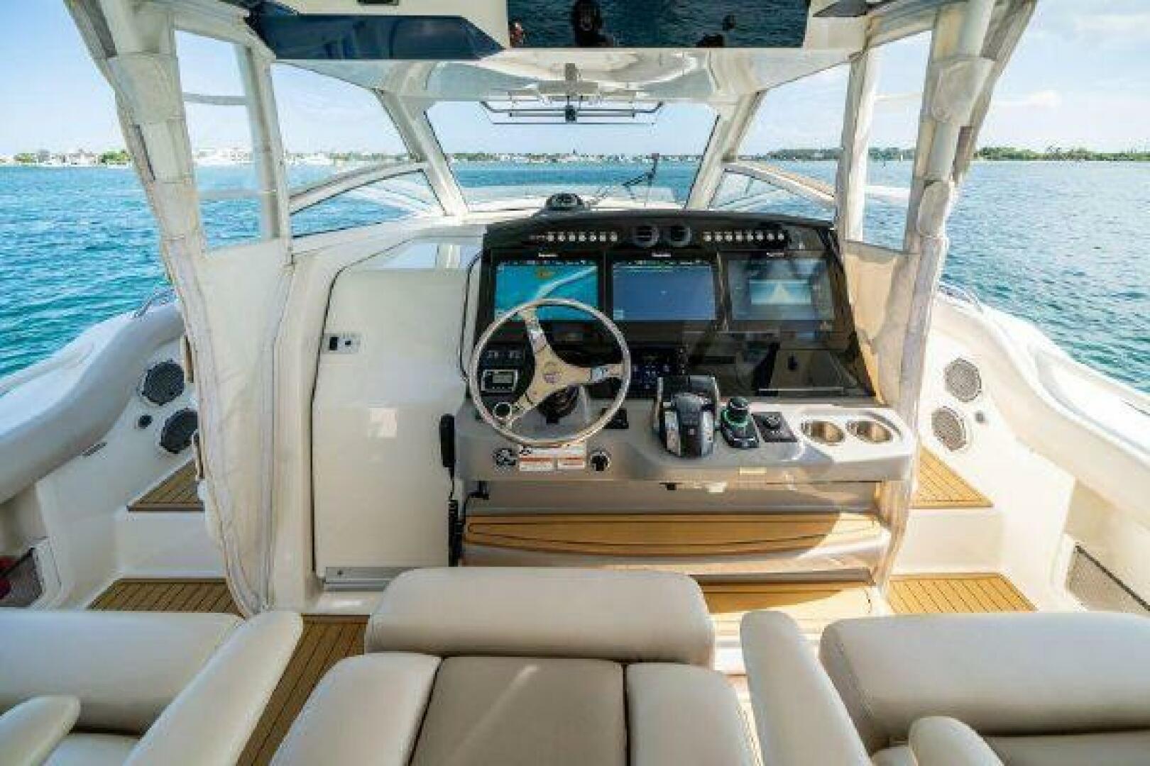 2017 Boston Whaler 42 Outrage - Image 33