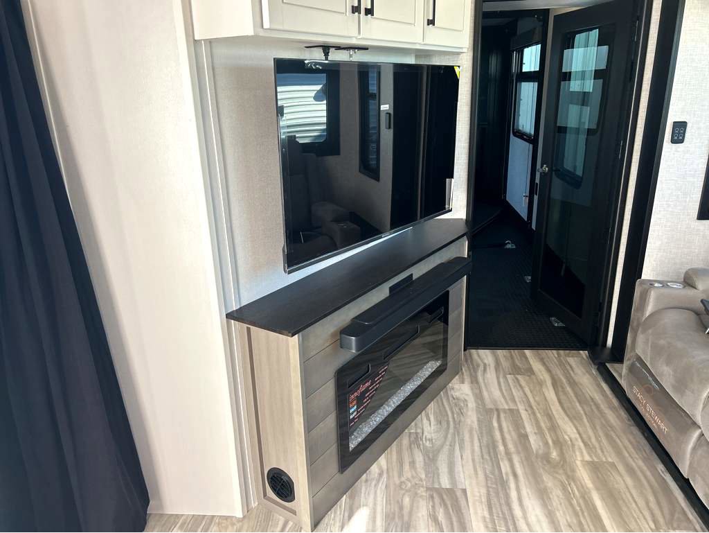 2025 JAYCO SEISMIC 4113 - Image 11