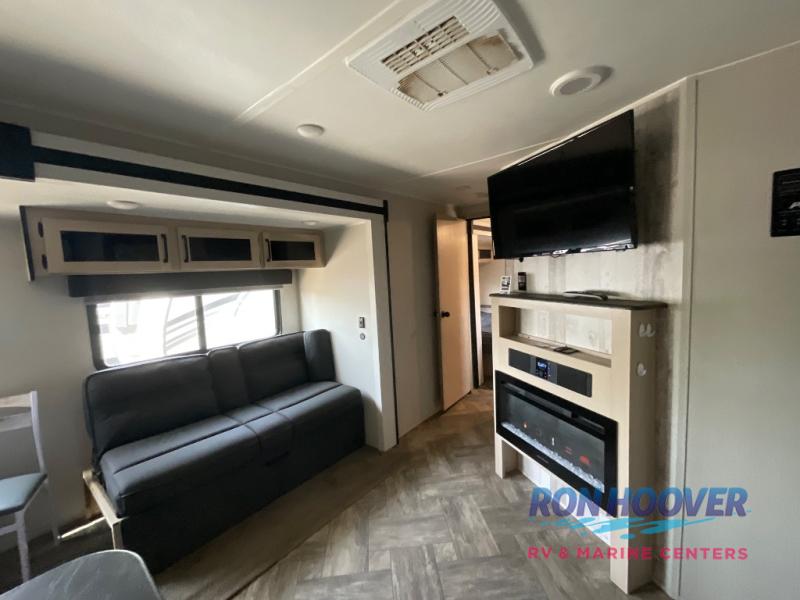 2023 Palomino Puma 32BHFS - Image 12