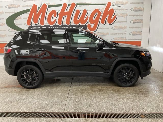 2026 Jeep Compass Latitude Altitude 4x4 - Image 4