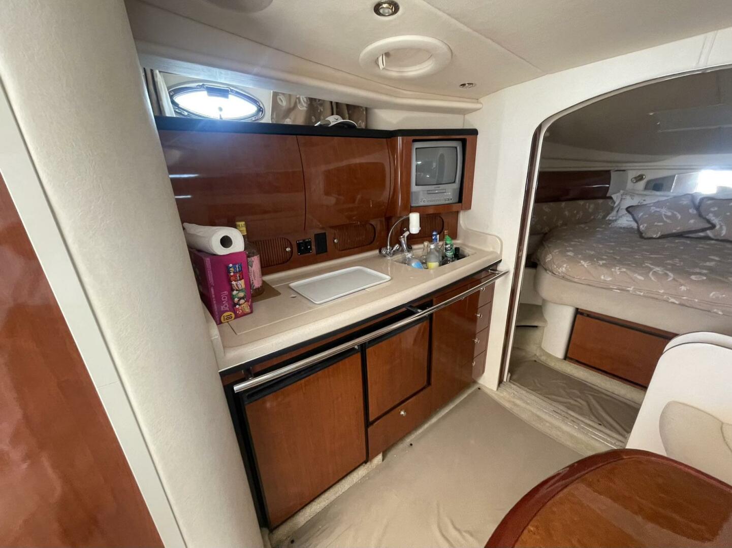 2003 Sea Ray 360 Sundancer - Image 16